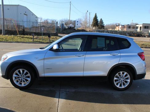 Used 2017 BMW X3 sDrive28i image 2