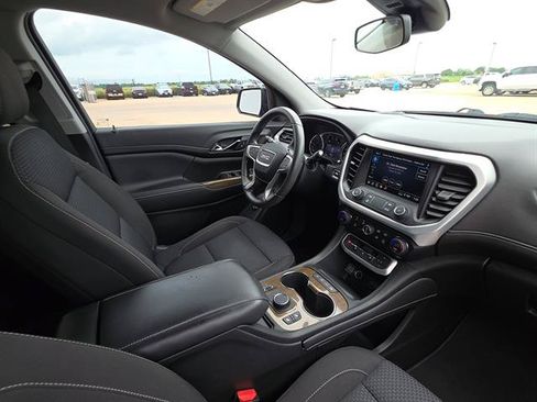 Used 2022 GMC Acadia SLE w/ Driver Convenience Package FWD image 17
