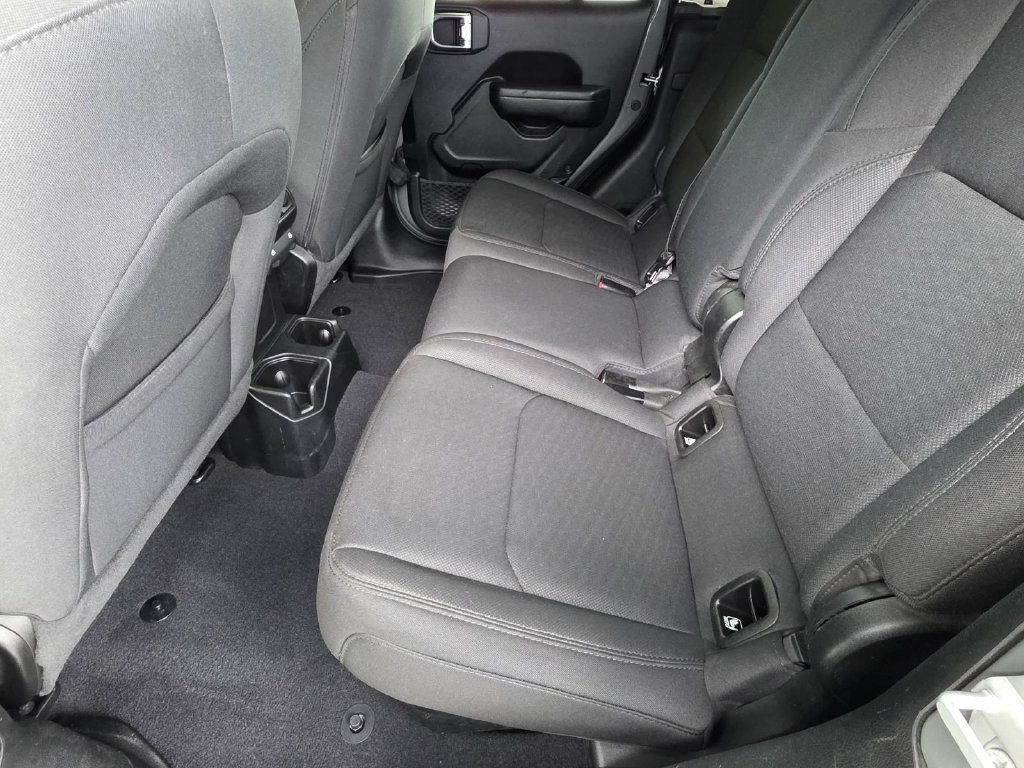 Used 2021 Jeep Gladiator Sport AWD/4WD image 9
