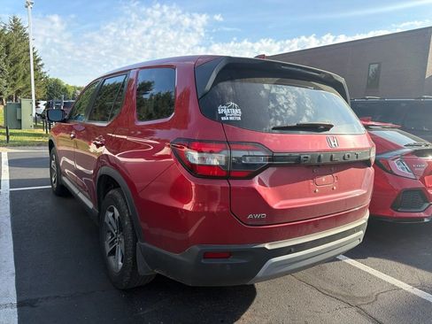 Used 2025 Honda Pilot EX-L image 2