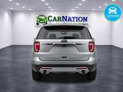 Used 2016 Ford Explorer XLT w/ Equipment Group 202A AWD/4WD image 5