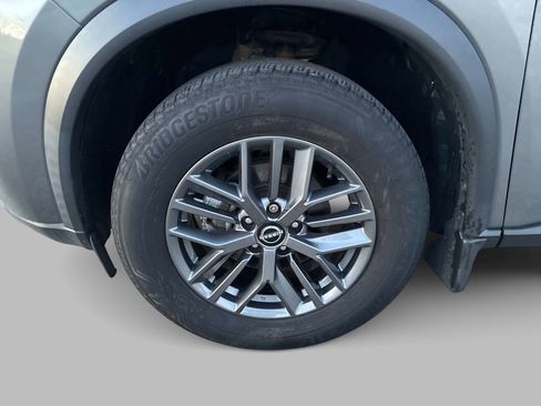 Used 2023 Nissan Rogue S AWD/4WD image 16