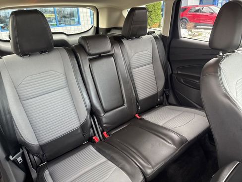 Used 2017 Ford Escape Titanium image 39