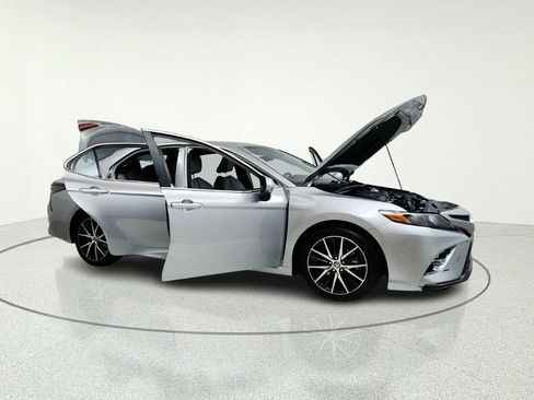 Used 2023 Toyota Camry SE AWD/4WD image 15