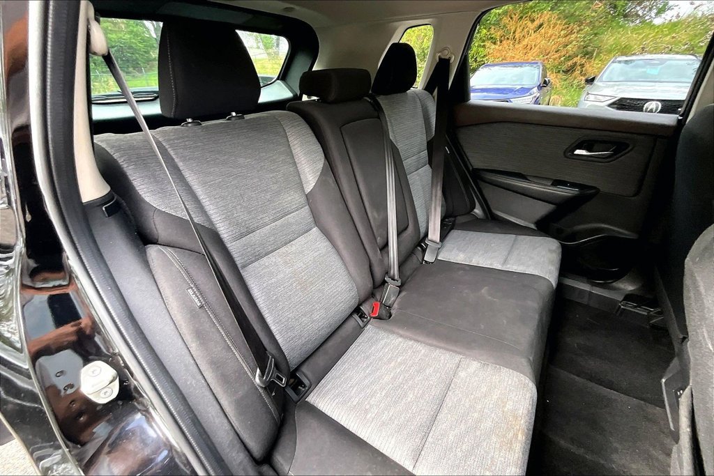 Used 2023 Nissan Rogue SV FWD image 37