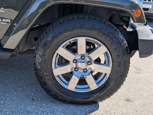 Used 2015 Jeep Wrangler Unlimited Sahara w/ Connectivity Group image 9