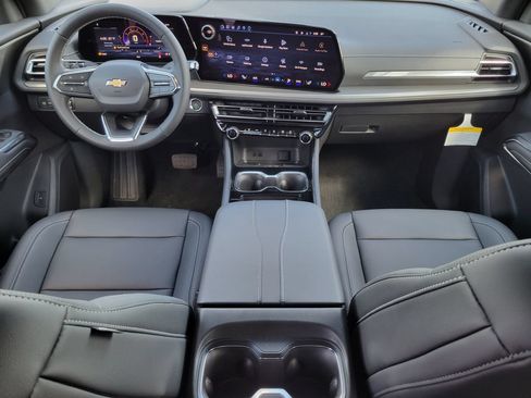 New 2027 Chevrolet Traverse LT w/ Driver Confidence Package FWD image 19