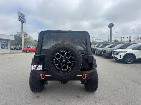 Used 2015 Jeep Wrangler Sport AWD/4WD image 4