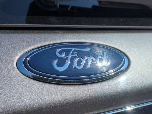 Used 2021 Ford Explorer XLT w/ Equipment Group 202A RWD image 6