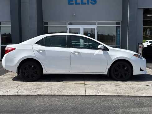 Used 2017 Toyota Corolla LE image 2