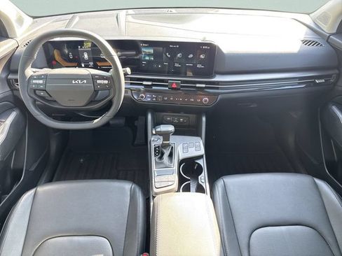 Used 2026 Kia Sportage EX FWD image 11