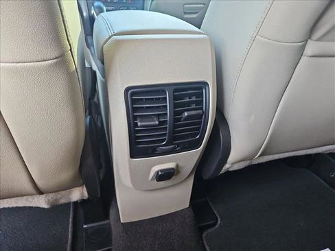 Used 2019 Ford Escape SEL image 17