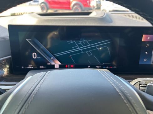 Used 2023 BMW X7 xDrive40i w/ Premium Package image 12