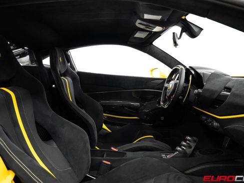 Used 2020 Ferrari 488 Pista Coupe RWD image 47