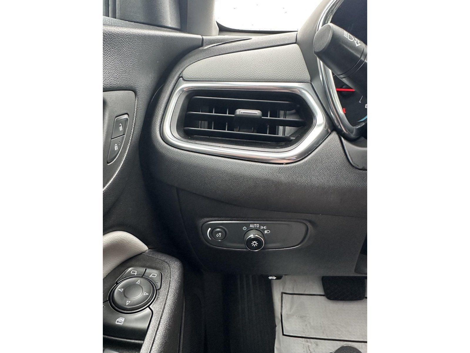 Used 2022 Chevrolet Equinox LS w/ Driver Confidence II Package AWD/4WD image 33