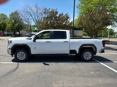 Used 2024 GMC Sierra 2500 Pro w/ Convenience Package AWD/4WD image 5