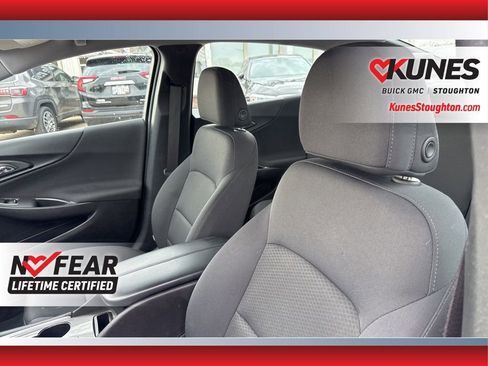 Used 2017 Chevrolet Malibu LT image 25