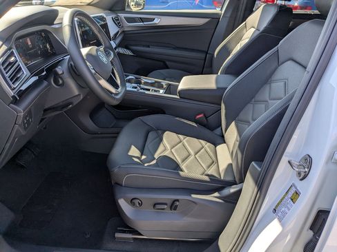 New 2025 Volkswagen Atlas Cross Sport SE image 14