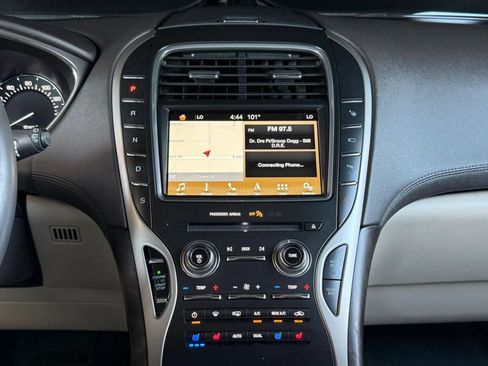 Used 2017 Lincoln MKX Reserve FWD image 47