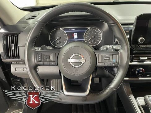 Used 2024 Nissan Pathfinder SV AWD/4WD image 14