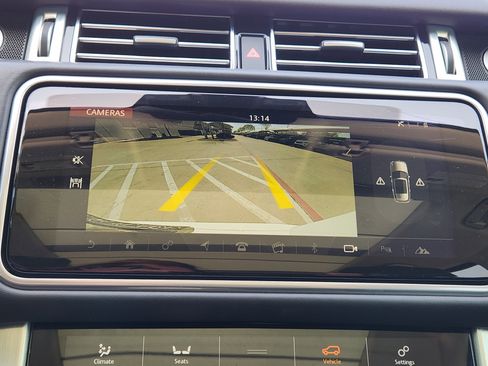 Used 2020 Land Rover Range Rover HSE image 19