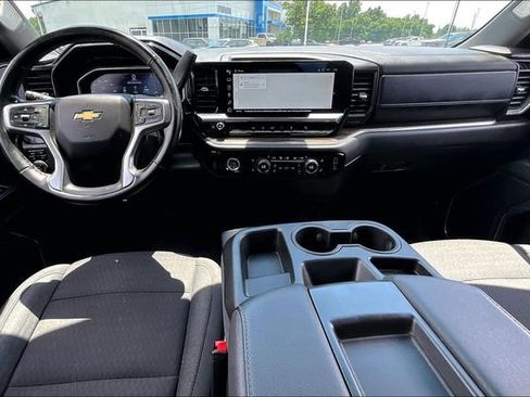 Used 2024 Chevrolet Silverado 1500 LT AWD/4WD image 8