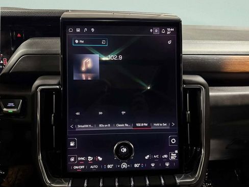 Used 2025 GMC Yukon XL Denali w/ Sun & Power Step Package image 15