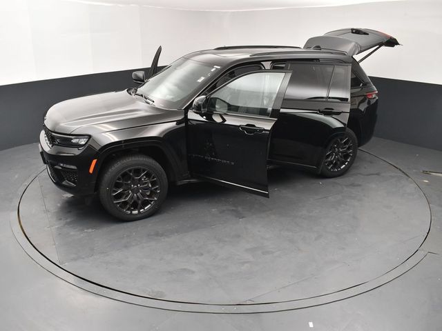 Used 2024 Jeep Grand Cherokee Summit AWD/4WD image 27