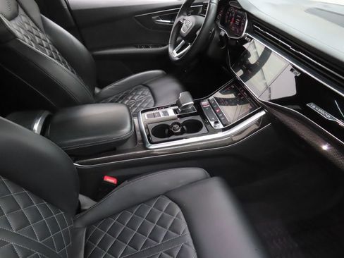 Used 2020 Audi SQ7 Premium Plus w/ SQ7 Black Optic Package AWD/4WD image 25