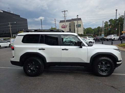 Used 2024 Lexus GX 550 AWD/4WD image 6