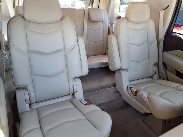 Used 2017 Cadillac Escalade Premium Luxury AWD/4WD image 24