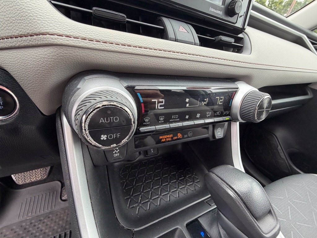Used 2022 Toyota RAV4 XLE AWD/4WD image 21