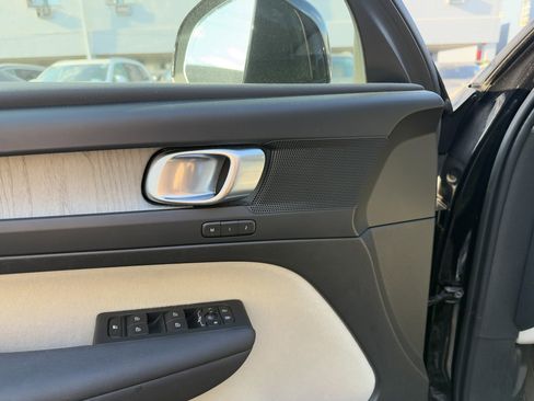 Certified 2023 Volvo XC40 B5 Plus w/ Climate Package image 14