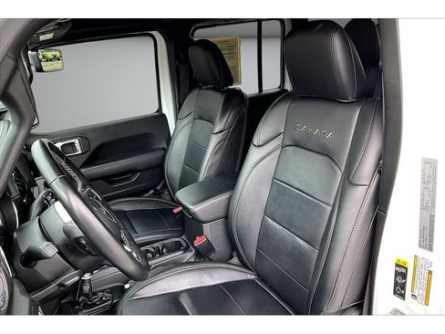 Used 2023 Jeep Wrangler Unlimited Sahara w/ Cold Weather Group AWD/4WD image 24