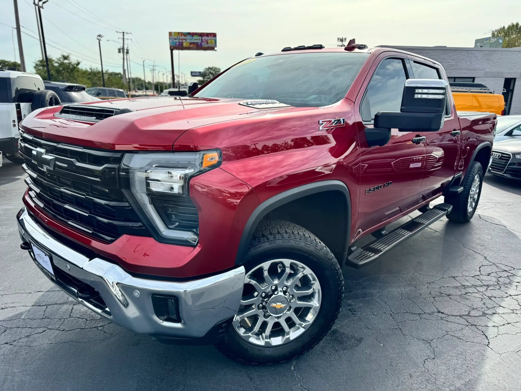 Used 2025 Chevrolet Silverado 3500 LTZ w/ LTZ Plus Package AWD/4WD image 1
