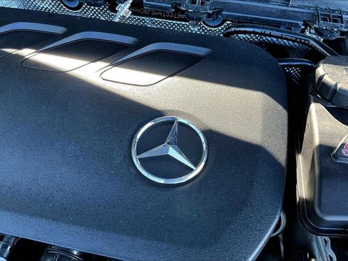 Used 2025 Mercedes-Benz GLB 250 image 33