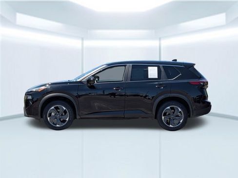 Used 2024 Nissan Rogue SV AWD/4WD image 2