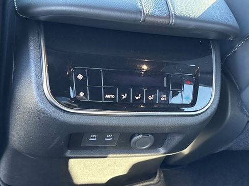 Used 2025 Nissan Armada SL w/ Captain's Chari Seat Package image 20