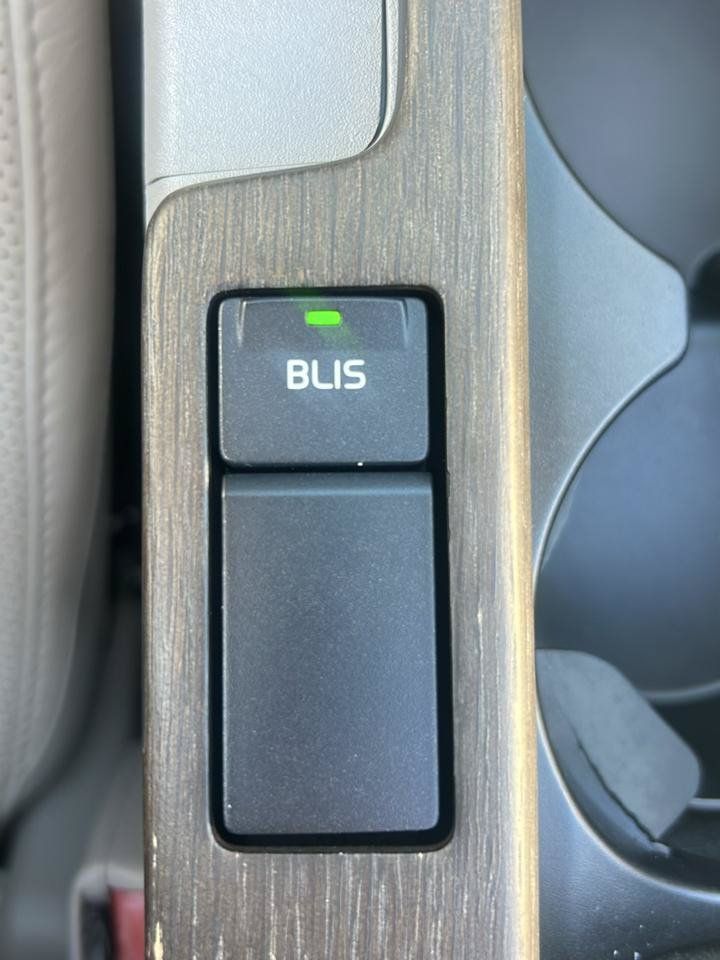 Used 2013 Volvo C70 T5 w/ Dynamic Pkg FWD image 18