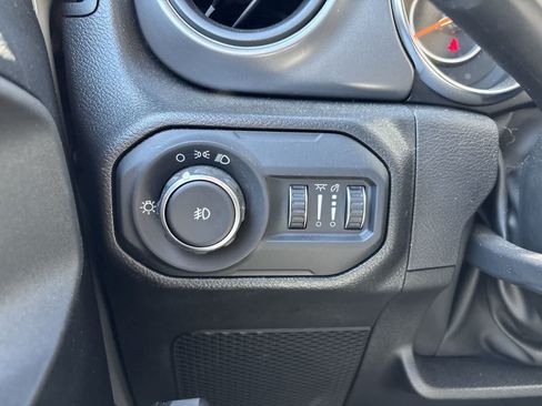 Used 2022 Jeep Wrangler Sport AWD/4WD image 7