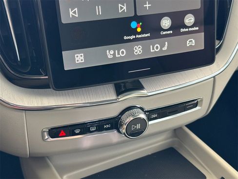 New 2026 Volvo XC60 B5 Ultra image 20