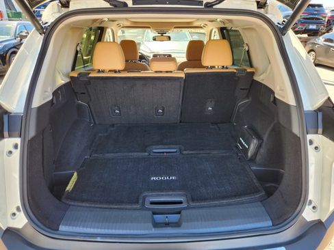 Certified 2023 Nissan Rogue Platinum w/ Platinum Premium Package AWD/4WD image 20