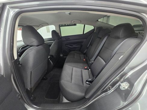 Used 2023 Nissan Altima 2.5 SV FWD image 14