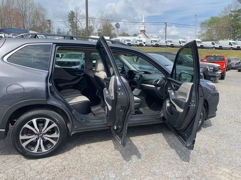 Used 2022 Subaru Forester Limited AWD/4WD image 11