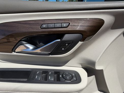 Used 2020 GMC Terrain Denali w/ Denali Premium Package AWD/4WD image 13