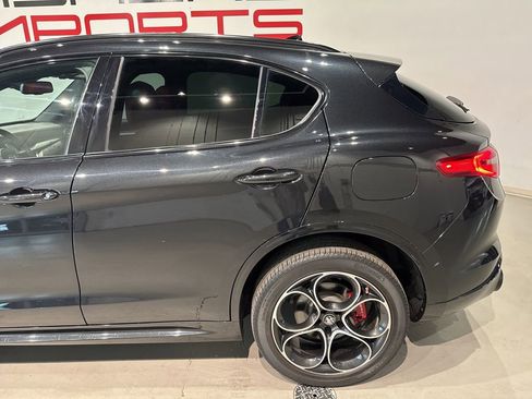 Used 2023 Alfa Romeo Stelvio Veloce image 6