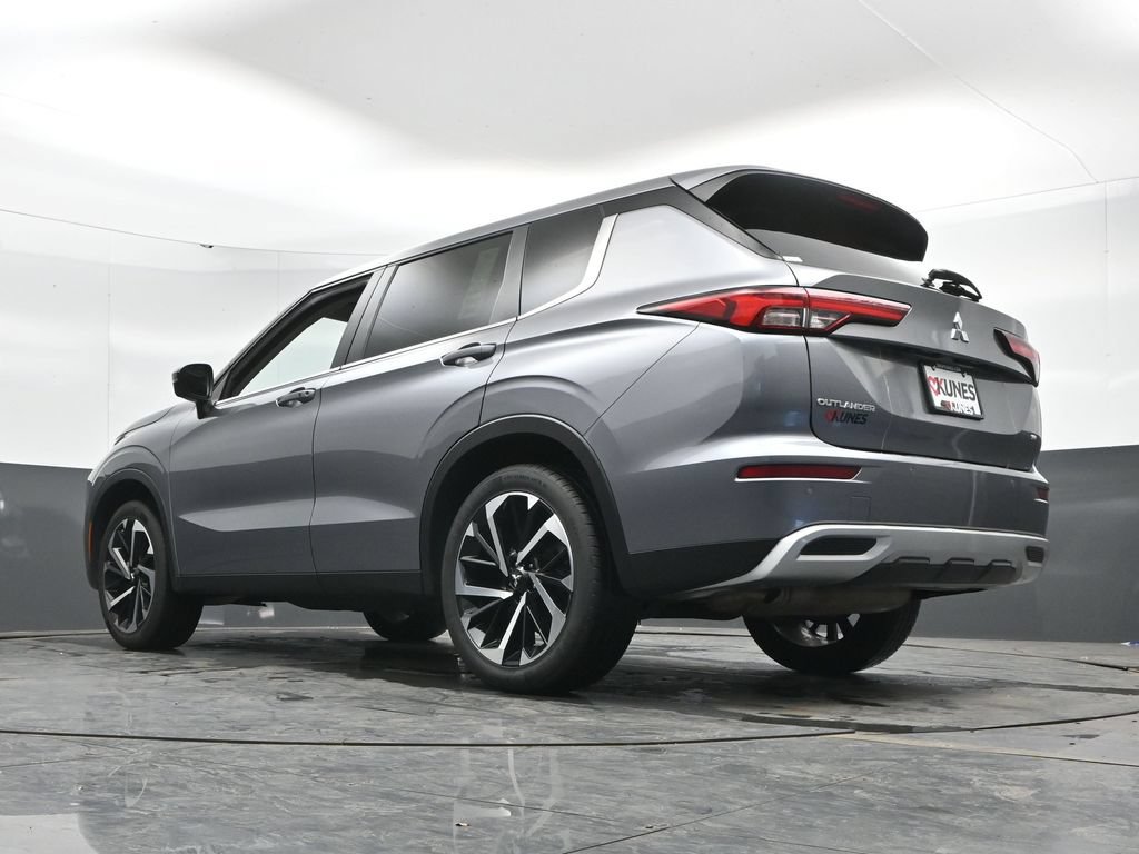Used 2024 Mitsubishi Outlander SE AWD/4WD image 49