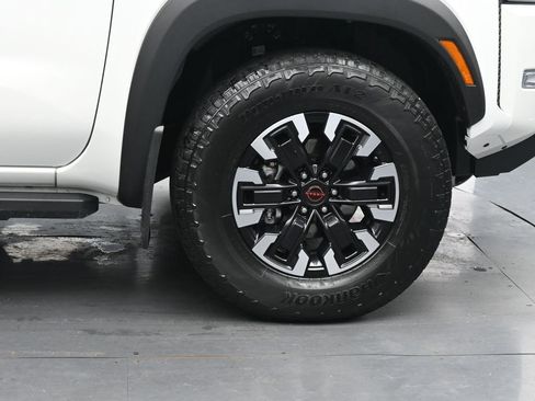 Used 2023 Nissan Frontier PRO-4X w/ Pro Convenience Package image 11