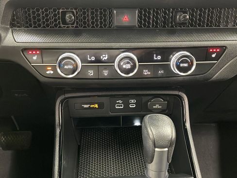 Used 2024 Honda CR-V EX image 17