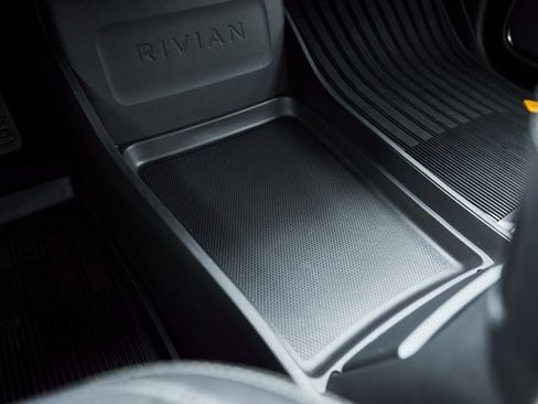 Used 2025 Rivian R1S Adventure image 74